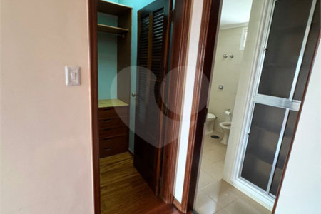 Casa à venda com 3 quartos, sendo 1 suíte,  no condomínio Edifício Crescencia Carolo Balbo, Ribeirão Preto - SP