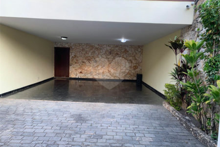 Casa à venda com 4 quartos, sendo 2 suítes, em Vila São Francisco, São Paulo, SP