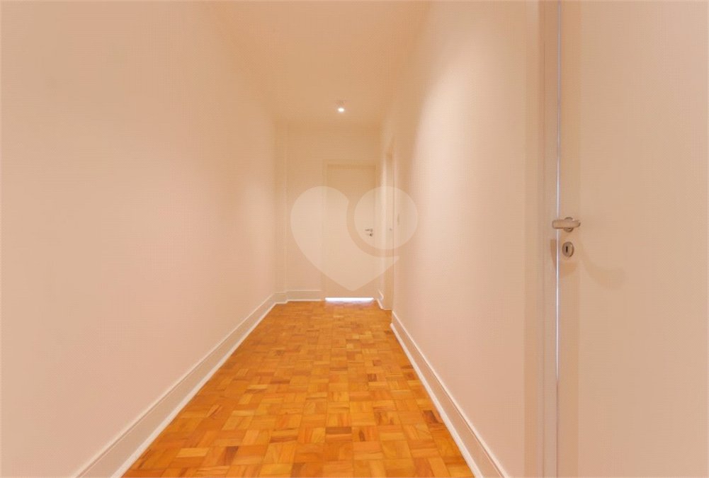 Apartamento à venda com 3 quartos, sendo 1 suíte,  em Santa Cecília, São Paulo, SP