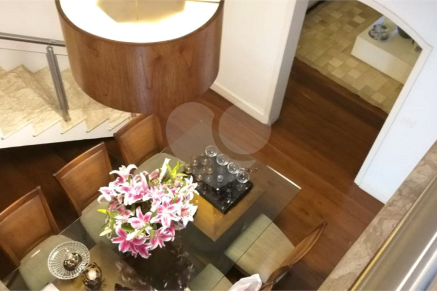 Casa à venda com 4 quartos, sendo 3 suítes, em Butantã, São Paulo, SP