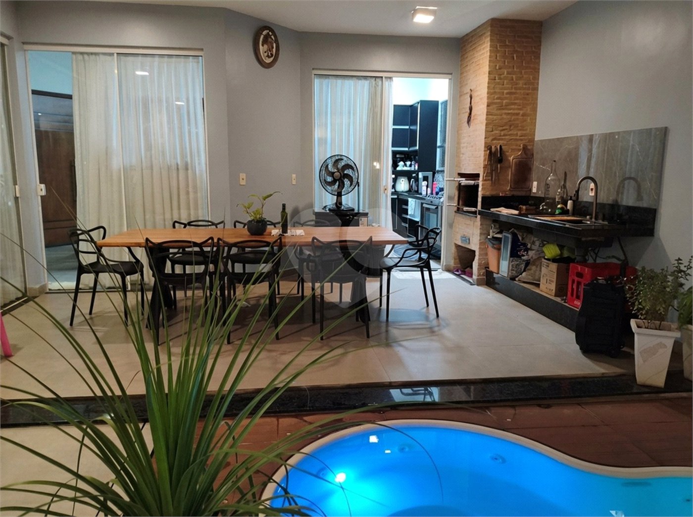 Casa à venda com 3 suítes em Carmo, Araraquara, SP