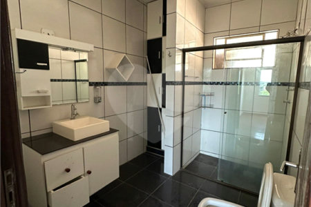 Sobrado à venda ou para alugar com 4 quartos, sendo 2 suítes, em Vila Lacíria, Ponta Porã, MS