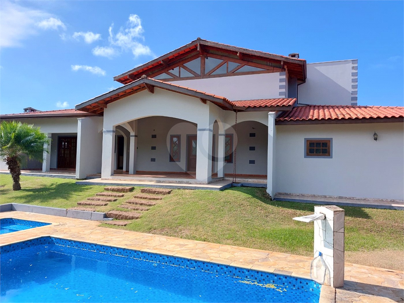 Casa à venda com 4 suítes no condomínio Monte Belo, Salto - SP