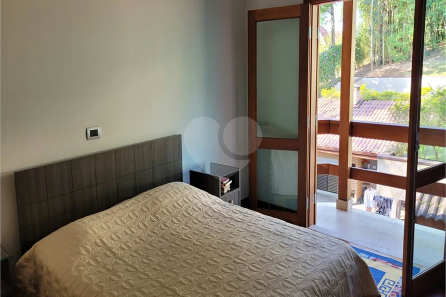 Casa à venda com 4 quartos, sendo 2 suítes, no condomínio Alpes da Cantareira, Mairiporã - SP
