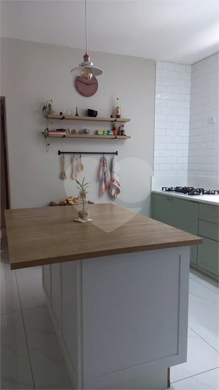 Sobrado à venda com 2 quartos, sendo 1 suíte, em Tremembé, São Paulo, SP