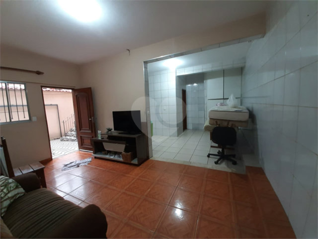 Sobrado à venda com 3 quartos, sendo 1 suíte,  em Jardim Peri, São Paulo, SP