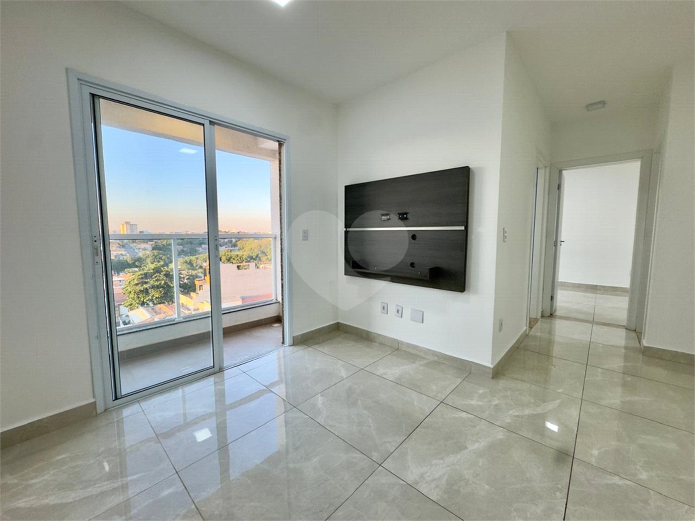 Apartamento para alugar com 2 quartos, sendo 1 suíte, em Vila Hortência, Sorocaba, SP