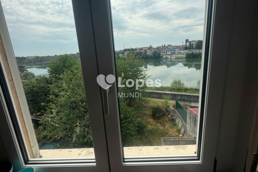 Apartamento com 2 quartos à venda em Casale Monferrato, Piemonte, Itália – Mobiliado