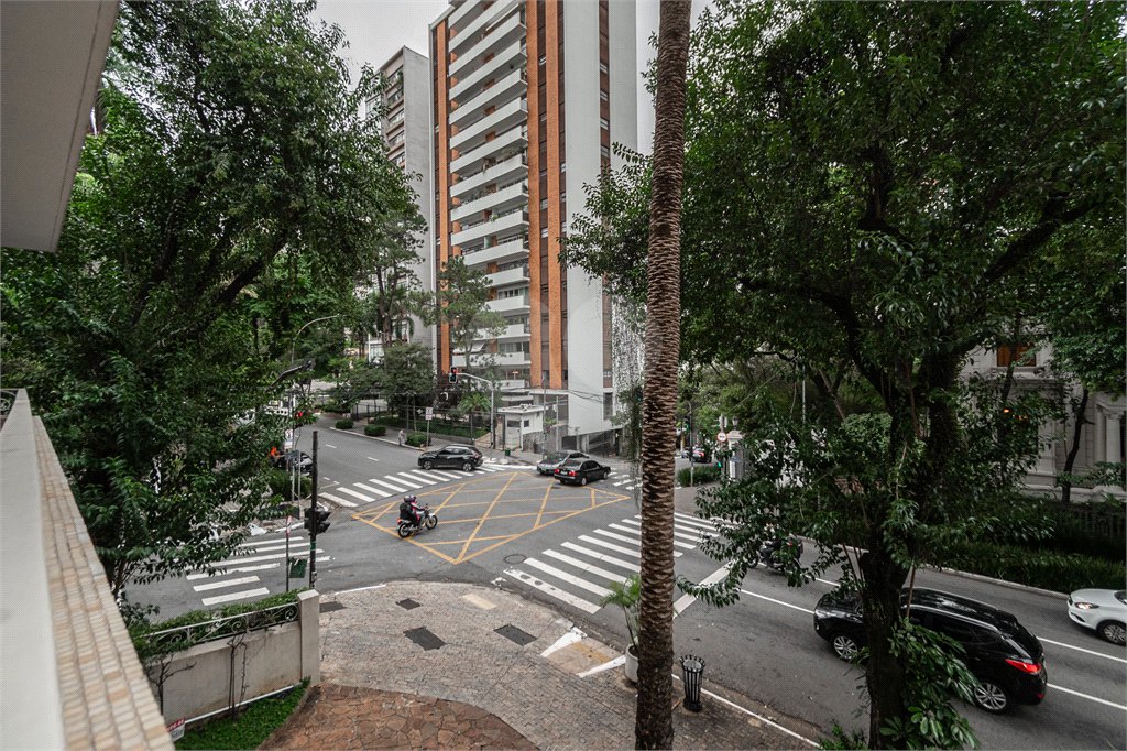 Apartamento à venda com 4 quartos, sendo 1 suíte, em Higienópolis, São Paulo, SP