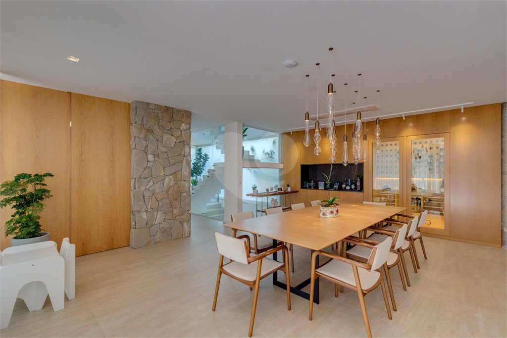 Casa à venda com 3 suítes no condomínio Residencial Canumã, São Paulo - SP