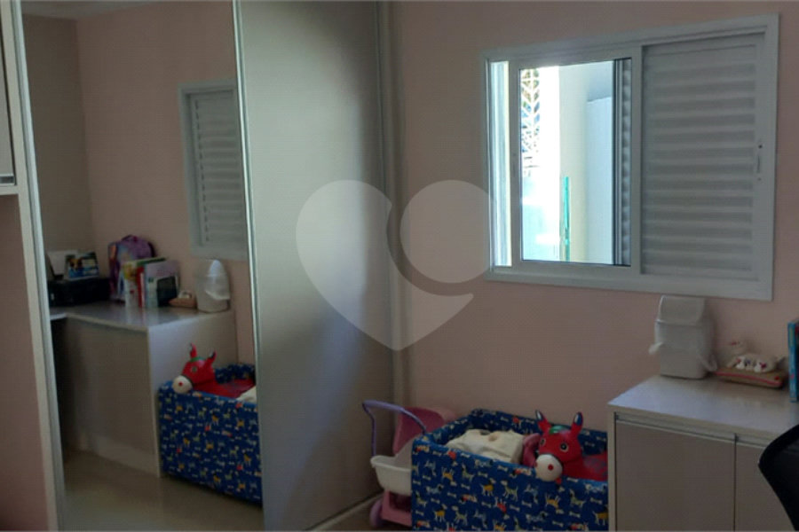 Casa à venda com 3 quartos, sendo 1 suíte, no condomínio Sausalito, Mairiporã - SP