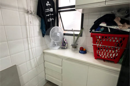 Apartamento à venda com 3 quartos, sendo 1 suíte, em Vila Regente Feijó, São Paulo, SP