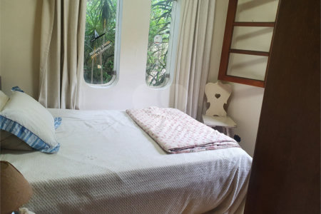 Casa à venda com 4 quartos, sendo 1 suíte, em Interlagos, São Paulo, SP