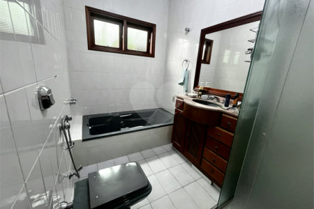 Casa à venda com 5 quartos, sendo 1 suíte,  em Vila Rosa, Itapetininga, SP