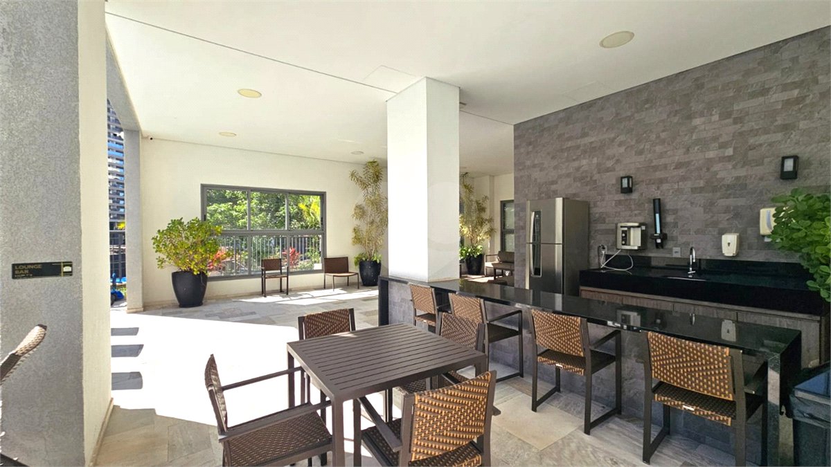 Apartamento à venda ou para alugar com 3 suítes em Chácara Santo Antônio, São Paulo, SP