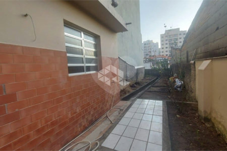 Casa à venda com 4 quartos, sendo 1 suíte,  em Lapa, São Paulo, SP