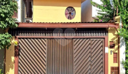 Sobrado à venda com 3 quartos, sendo 1 suíte,  em Bosque da Saúde, São Paulo, SP
