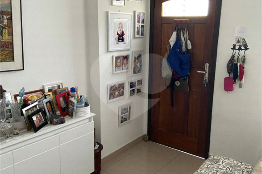 Casa à venda com 3 quartos, sendo 1 suíte, no condomínio Residencial Santa Teresinha, São Paulo - SP