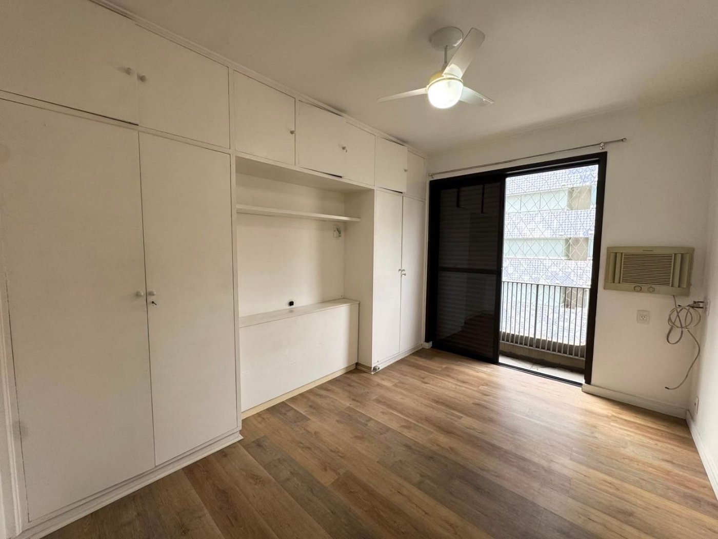 Apartamento com 2 dormitórios para alugar, 113 m² por R$ 5.900,02/mês - Gonzaga - Santos/SP