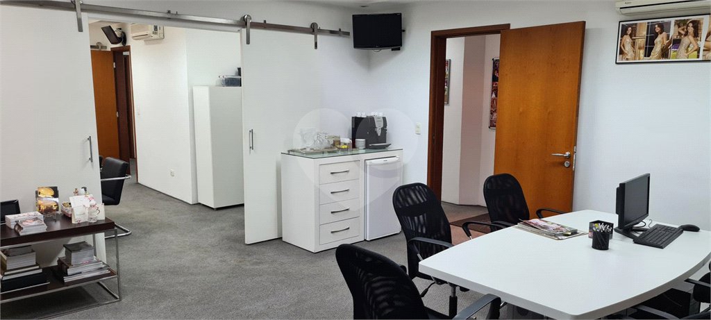 Sobrado à venda com 3 quartos, sendo 1 suíte, em Vila Mariana, São Paulo, SP