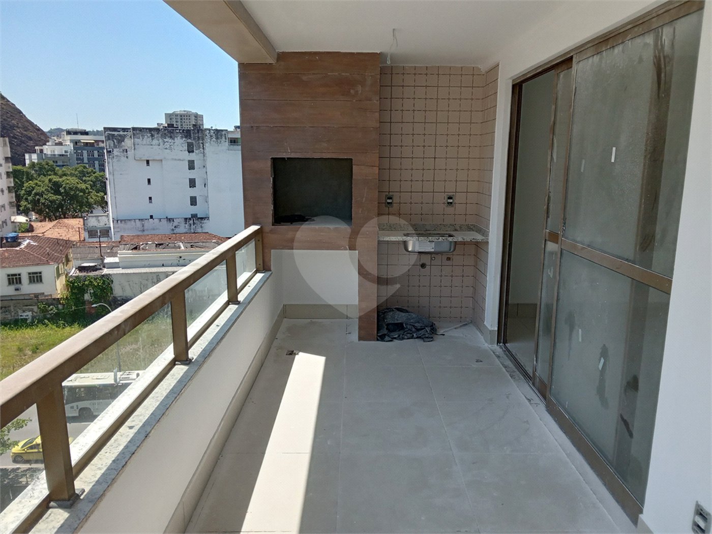 Apartamento à venda com 2 quartos, sendo 1 suíte,  em Tijuca, Rio de Janeiro, RJ