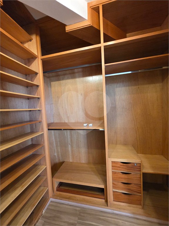 Apartamento à venda com 3 suítes em Vila Uberabinha, São Paulo, SP