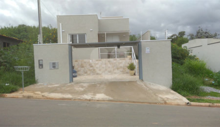 Casa Térrea à venda com 3 quartos, sendo 1 suíte, em Jardim Estância Brasil, Atibaia, SP