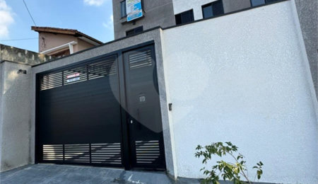 Cobertura à venda com 2 quartos, sendo 1 suíte,  em Vila Guaraciaba, Santo André, SP