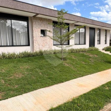 Casa à venda com 3 suítes no condomínio Condomíno Helena Maria, Sorocaba - SP