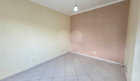 Casa à venda com 2 suítes no condomínio Residencial Santana, São Paulo - SP