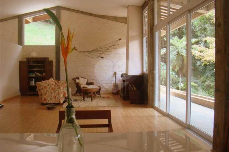 Casa à venda com 3 suítes em Serra da Cantareira, Mairiporã, SP