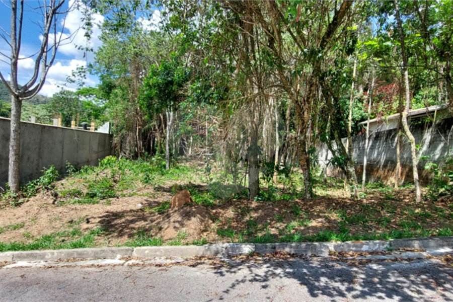 Casa à venda com 3 quartos, sendo 4 suítes, no condomínio Sausalito, Mairiporã - SP