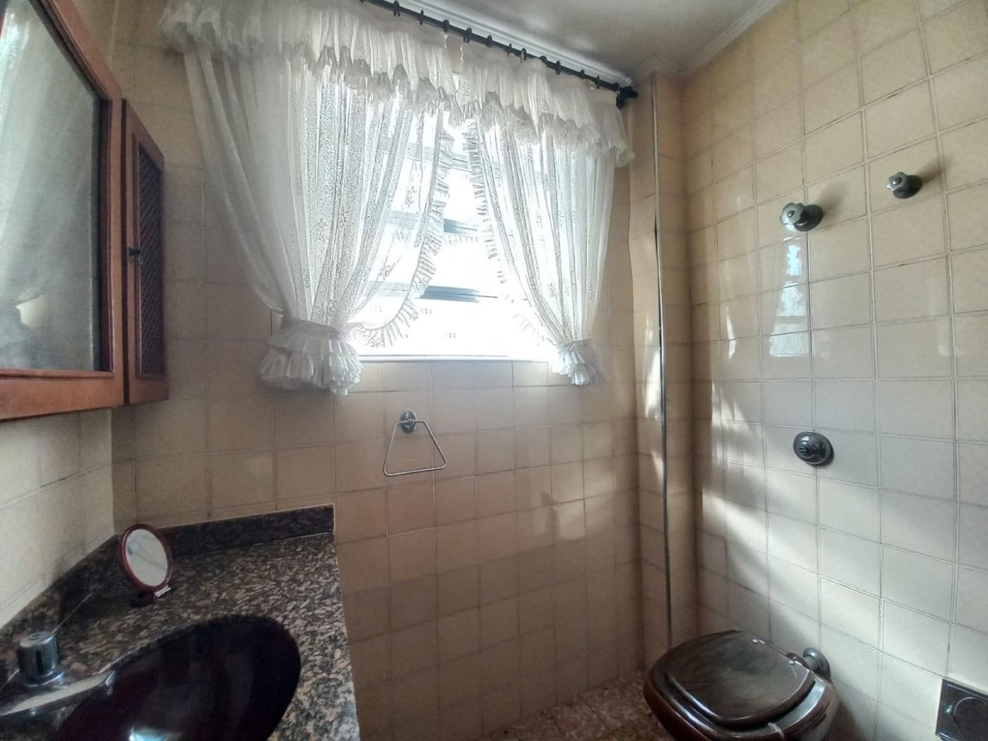 Belíssimo Apartamento de Frente, 3 Quartos, com Garagem Fechada, à Venda no Marapé – Santos/SP