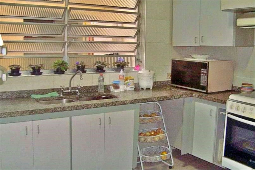 Casa à venda com 3 quartos, sendo 1 suíte,  em Jardim Aeroporto, São Paulo, SP
