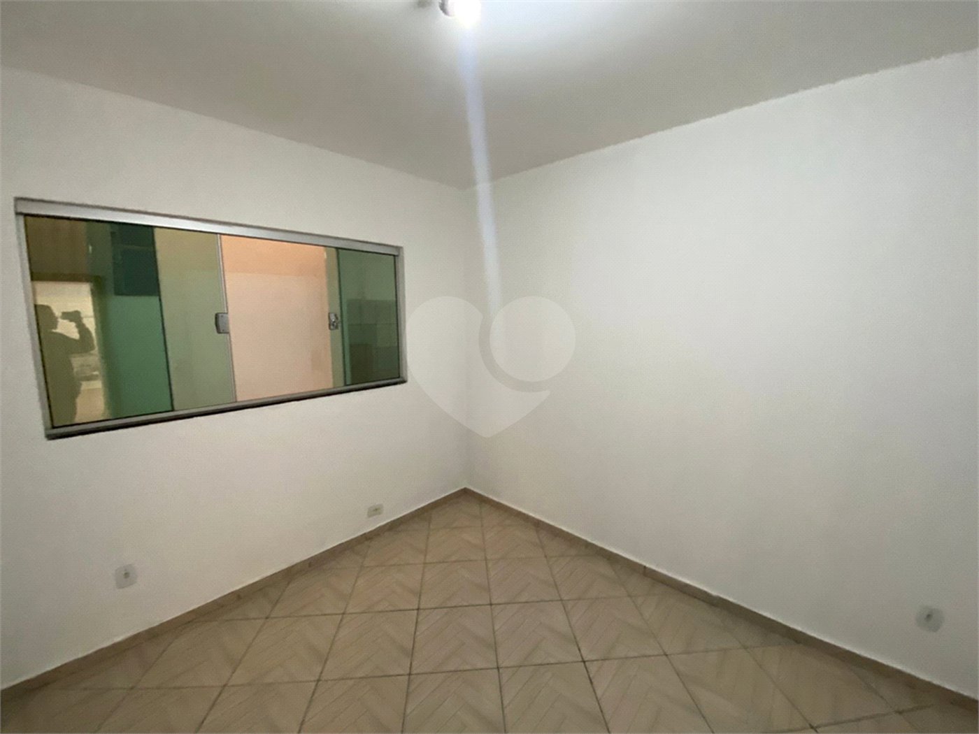 Casa térrea com salão comercial para venda no Santa Felícia.