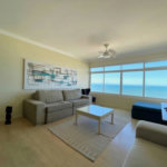 Apartamento Frente Mar com 4 Quartos para Venda ou Locação em Pitangueiras – Guarujá/SP