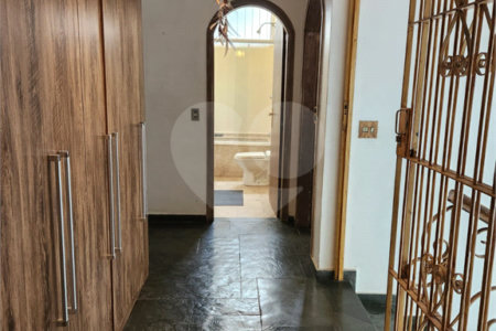 Sobrado à venda com 4 quartos, sendo 2 suítes, em Jardim Leonor, São Paulo, SP