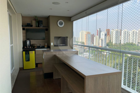Apartamento à venda com 4 quartos, sendo 3 suítes, em Vila Andrade, São Paulo, SP