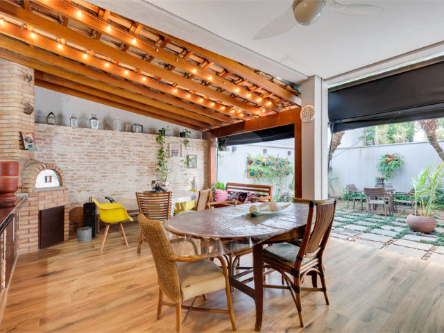 Casa à venda com 3 suítes no condomínio Vila Versalhes, São Paulo - SP