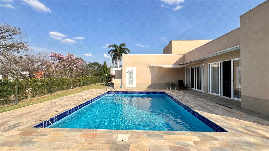Casa à venda com 3 suítes no condomínio Haras Paineiras, Salto - SP