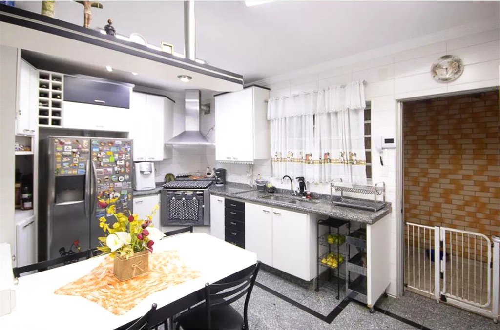 Casa à venda com 5 quartos, sendo 4 suítes, em Vila Maria Alta, São Paulo, SP