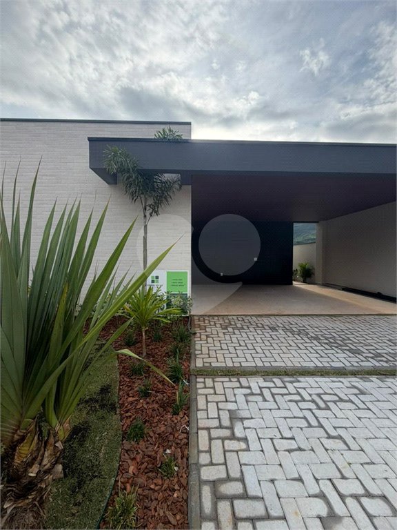 Casa à venda com 3 suítes no condomínio Ecoville Residence, Atibaia - SP
