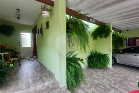 Casa à venda com 4 quartos, sendo 1 suíte,  em Vila Rosália, Guarulhos, SP