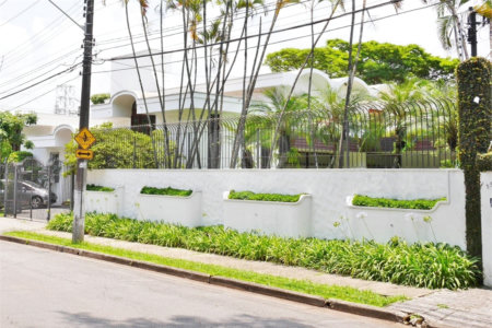Casa à venda com 4 quartos, sendo 1 suíte,  em Jardim Guedala, São Paulo, SP