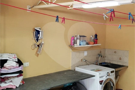 Casa à venda com 3 suítes em Cambuci, São Paulo, SP