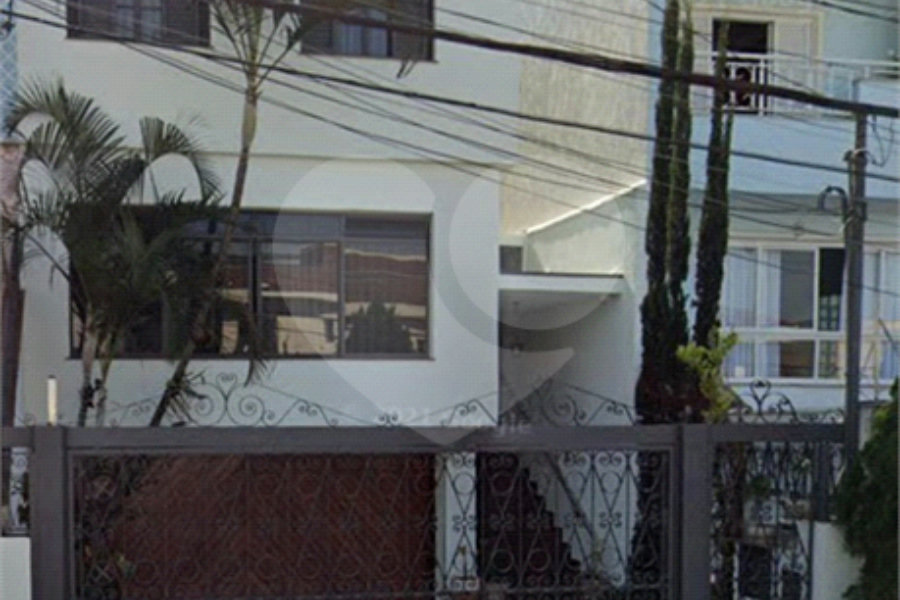 Casa à venda com 4 quartos, sendo 1 suíte, em Vila Paiva, São Paulo, SP