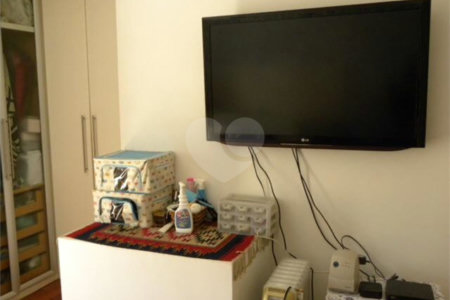Casa à venda com 3 quartos, sendo 1 suíte, no condomínio Villas de São Francisco, São Paulo - SP