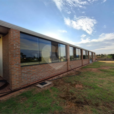 Chácara à venda com 4 quartos, sendo 2 suítes, em Recanto das Acácias, São Roque, SP