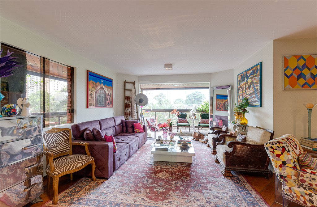 Apartamento à venda com 3 suítes em Campo Belo, São Paulo, SP