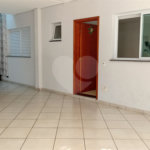 Sobrado à venda com 4 quartos, sendo 2 suítes,  em Vila Gilda, Santo André, SP